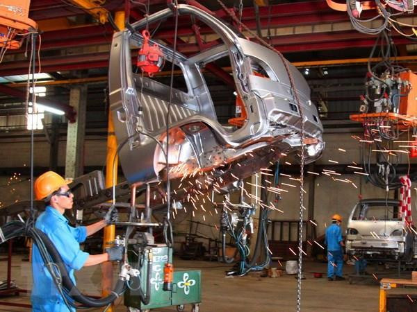 Ảnh minh họa. (Nguồn: TTXVN) Ít có giao dịch trong ngày đầu phí trước bạ xe bán tải tăng 3 lần ảnh 2
