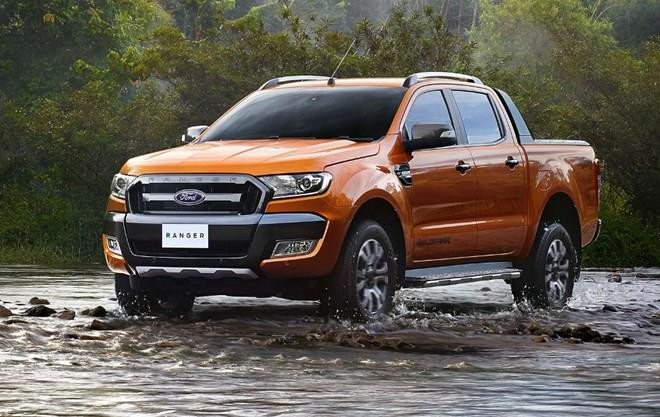 Một chiếc Ford Ranger. Ít có giao dịch trong ngày đầu phí trước bạ xe bán tải tăng 3 lần ảnh 1
