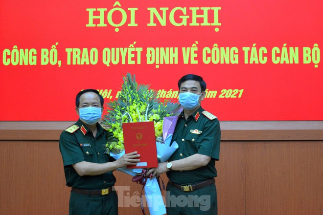 Trao quyết định bổ nhiệm Phó Chủ nhiệm Tổng cục Chính trị ảnh 1