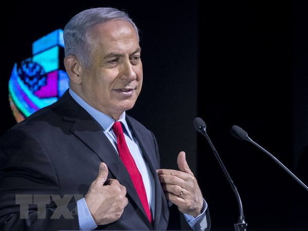 Thủ tướng Israel Benjamin Netanyahu cùng vợ và con trai bị thẩm vấn ảnh 1
