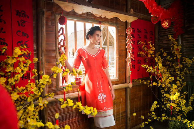 Siêu mẫu Thanh Hằng gợi ý cách chọn áo dài cách tân diện Tết ảnh 1