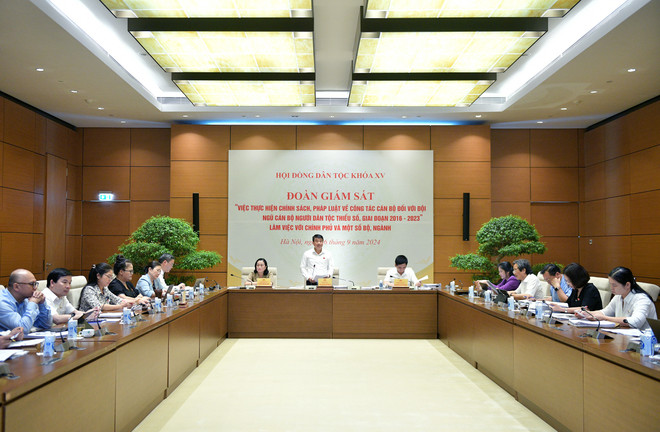 hoi dong dan toc 1.jpg