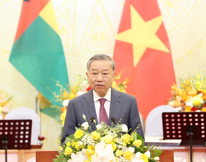 ttxvn_tiec chieu dai 5.jpg