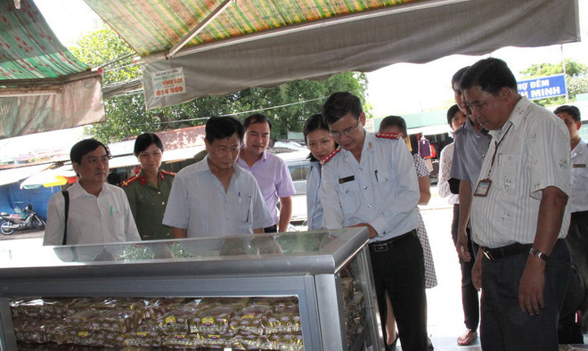 Cẩn trọng với các loại bánh Trung Thu giảm giá sớm trên thị trường ảnh 1