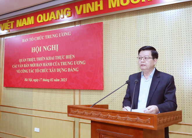 Triển khai các văn bản mới về công tác tổ chức xây dựng Đảng ảnh 1