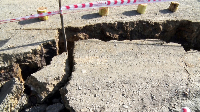 An Giang: Xuất hiện điểm sụp lún đường giao thông dài hơn 50m ảnh 1