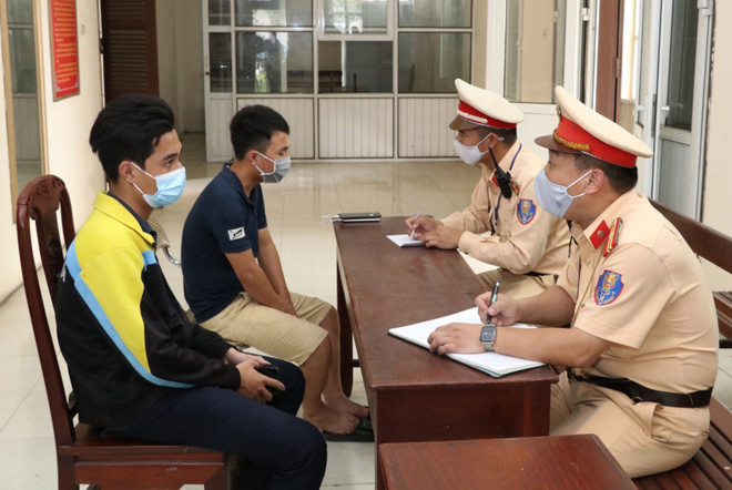 Ninh Bình: Phát hiện, thu giữ 1,1 tấn thực phẩm không rõ nguồn gốc ảnh 1