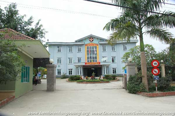 Người nhà bệnh nhân lăng mạ bác sỹ, dùng dao phay đe dọa bảo vệ ảnh 1