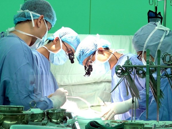 Tái tạo đường tiêu hóa cho bệnh nhân bị u ác tính vùng đầu tụy ảnh 1