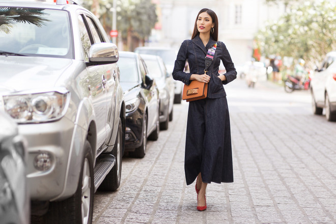 Lan Khuê “chất lừ” trong những thiết kế tông màu đỏ và đen ảnh 2