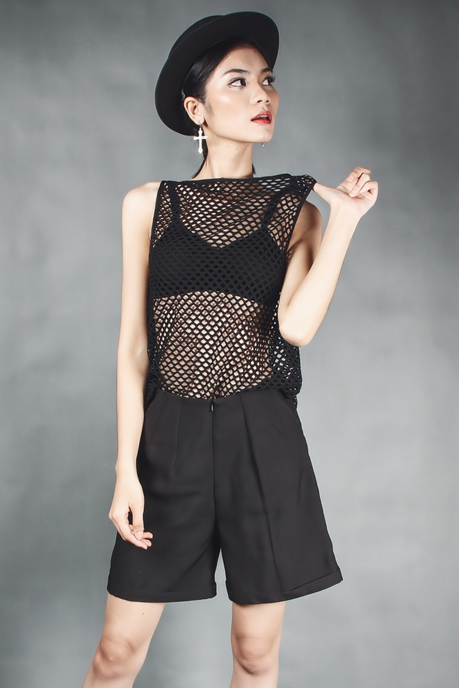 Á quân Tiêu Linh “phiêu” với ren xuyên thấu trong bộ sưu tập mới ảnh 5