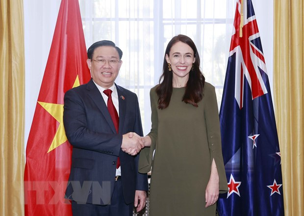 Chủ tịch Quốc hội Vương Đình Huệ hội kiến Thủ tướng New Zealand Jacinda Ardern. (Ảnh: Doãn Tấn/TTXVN) Thúc đẩy và làm sâu sắc quan hệ Việt Nam với Australia và New Zealand ảnh 3