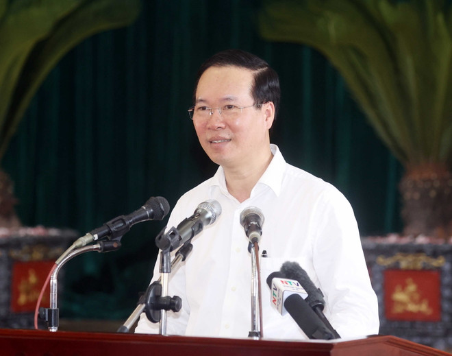 Chủ tịch nước Võ Văn Thưởng phát biểu tại buổi đến thăm xã nông thôn mới kiểu mẫu Xuân Kiên, huyện Xuân Trường. (Ảnh: Thống Nhất/TTXVN) Chủ tịch nước thăm xã nông thôn mới kiểu mẫu Xuân Kiên ở Nam Định ảnh 1