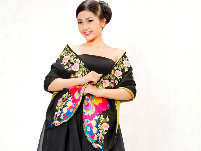 Bốn nhà thiết kế Việt Nam sẽ "khoe" chất liệu dân tộc ở Italy ảnh 2