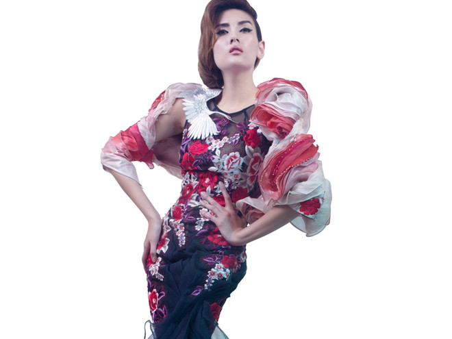 Bốn nhà thiết kế Việt Nam sẽ "khoe" chất liệu dân tộc ở Italy ảnh 3