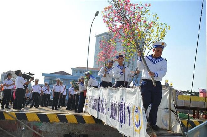 Mang Tết sớm ra nhà giàn: Khép lại hành trình đầy cảm xúc ảnh 1