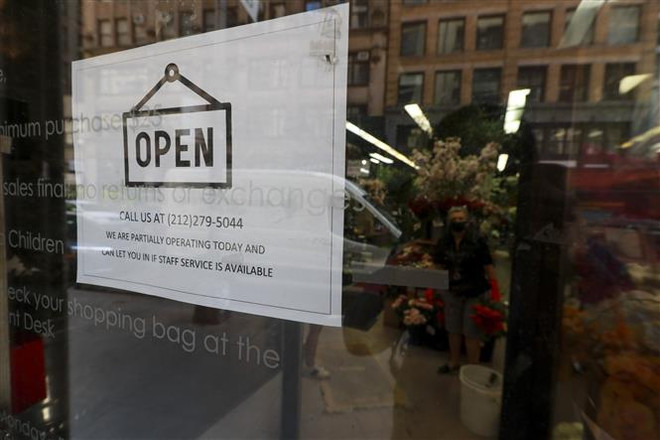 New York mở lại hoạt động một phần sau 2 tháng rưỡi phong tỏa ảnh 1