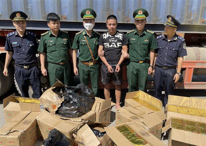 Quảng Bình: Phát hiện vụ vận chuyển trái phép gần 300kg pháo ảnh 1
