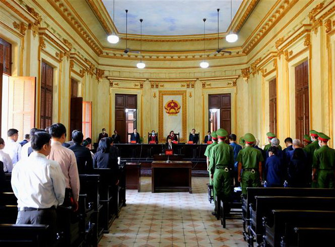 Cựu TGĐ Ngân hàng Đông Á Trần Phương Bình hầu tòa trong vụ án thứ tư ảnh 2