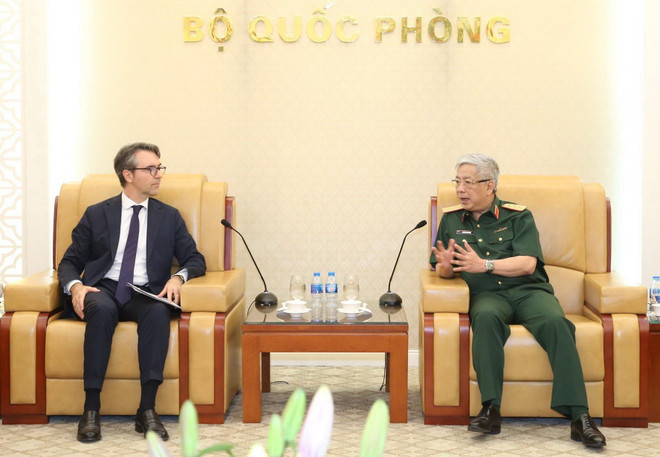 Tiếp tục thúc đẩy quan hệ quốc phòng giữa Việt Nam và EU ảnh 1
