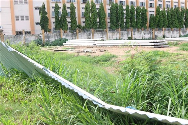 Một dự án thi công dang dở tại huyện Hóc Môn, Thành phố Hồ Chí Minh. (Ảnh: Trần Xuân Tình/TTXVN) TP.HCM phát hiện nhiều sai sót, sai phạm trong quản lý, sử dụng đất ảnh 1