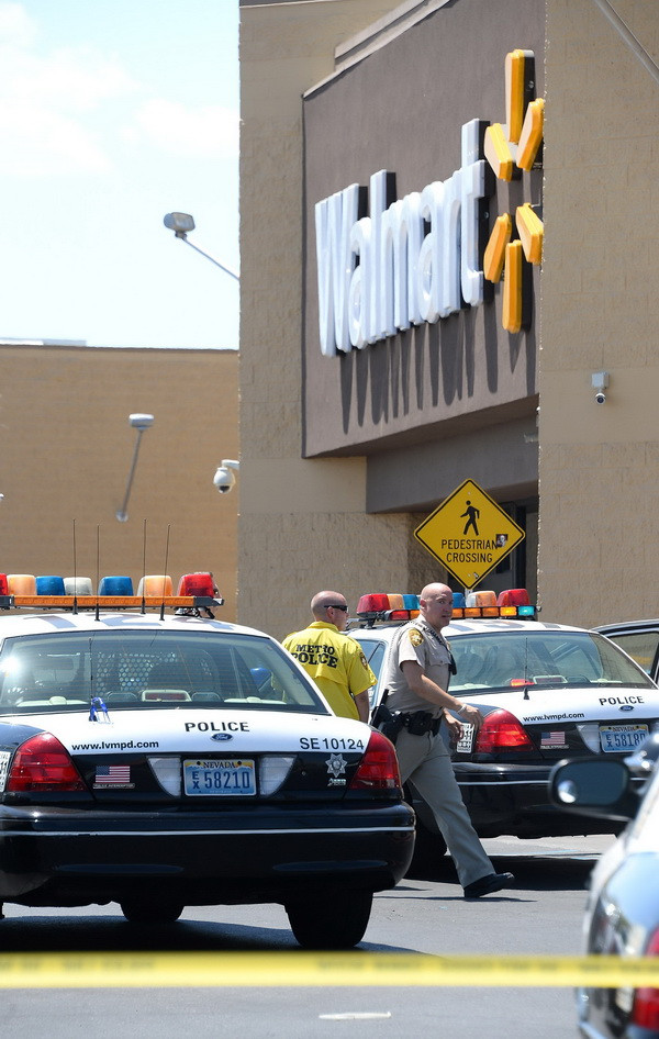 [Photo] Thêm một vụ tấn công bằng súng ở Mỹ, 3 người chết ảnh 4