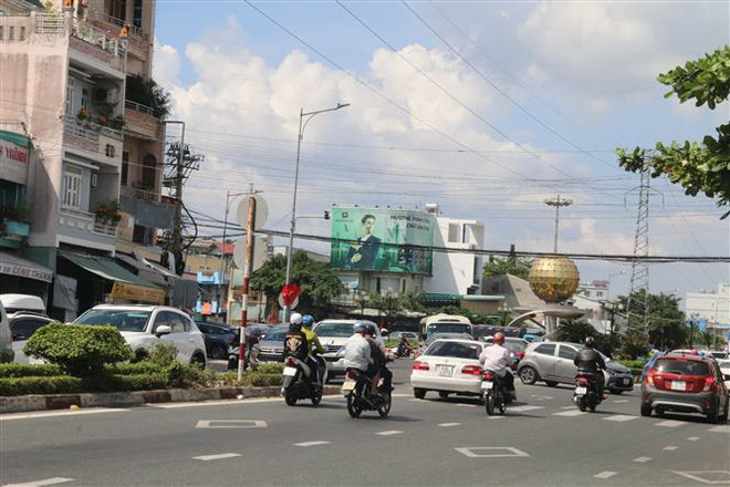 Xả trạm thu phí qua cầu Rạch Miễu do ùn ứ giao thông kéo dài ảnh 2