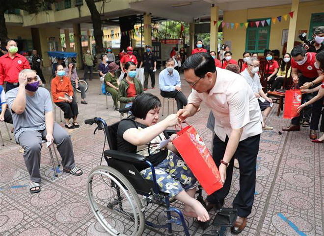 Chợ Nhân đạo - cơ hội giúp đỡ người khó khăn do dịch COVID-19 ảnh 2