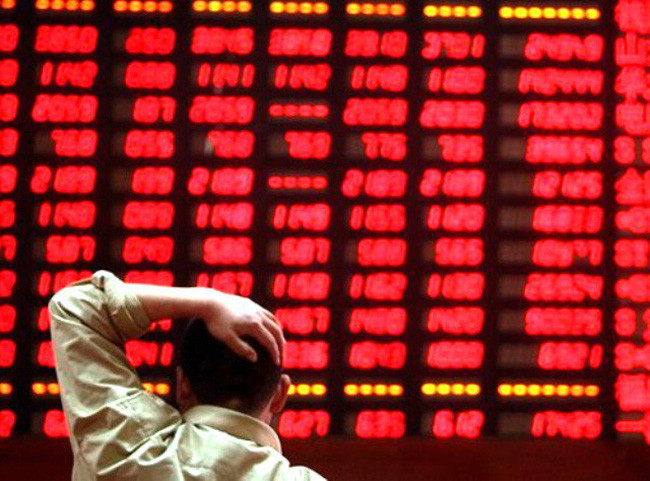 VN-Index giảm tới 60 điểm, thanh khoản đạt kỷ lục hơn 1 tỷ USD ảnh 1