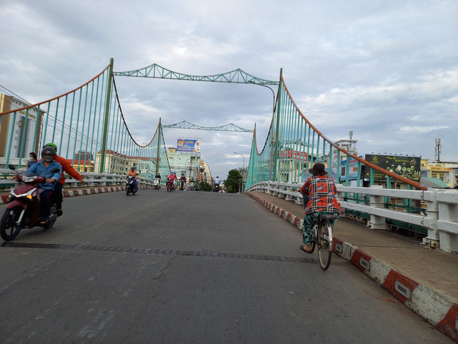 Vụ nổ súng làm chết người ở Tiền Giang: Hai đối tượng ra đầu thú ảnh 1