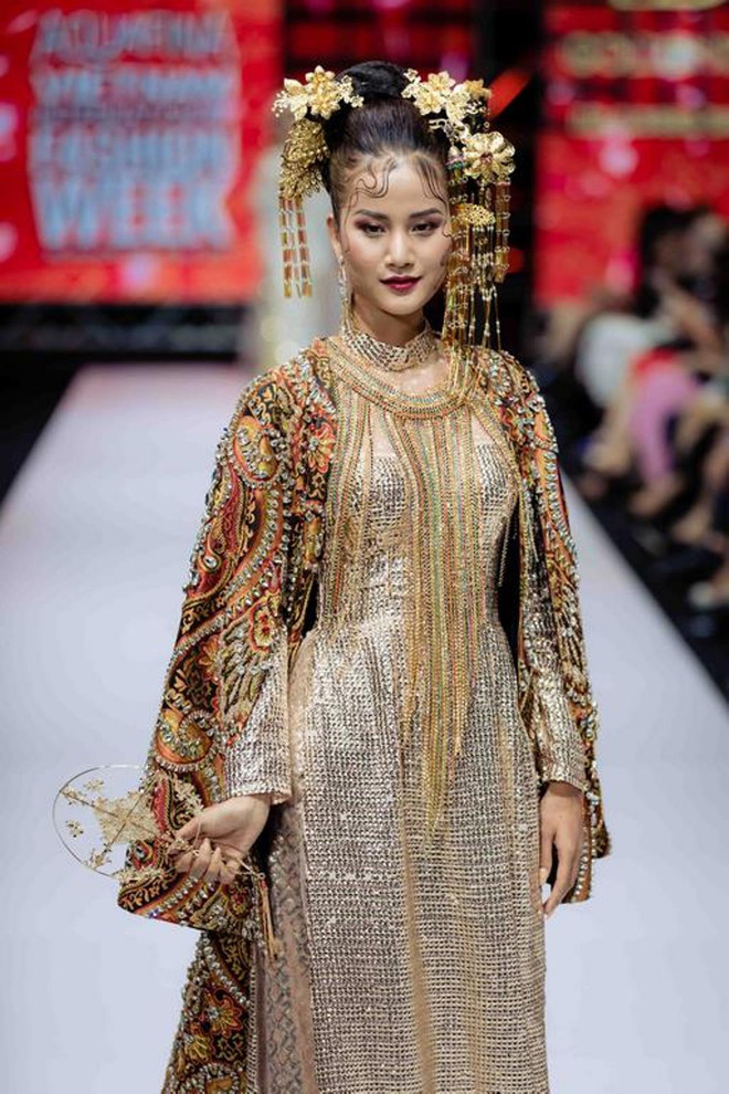 Xu hướng thời trang nào sẽ lên ngôi mùa mốt Xuân Hè 2019? ảnh 2