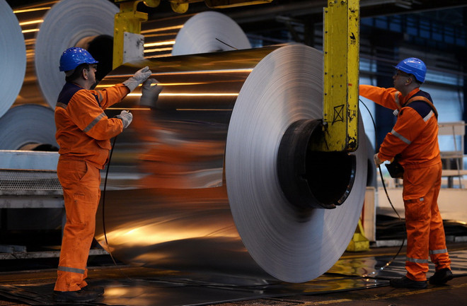 Nhà máy sản xuất nhôm cuộn ở Biesheim, Pháp. (Nguồn: AFP/TTXVN) Pháp bày tỏ thiện chí nếu Mỹ miễn tăng thuế nhôm và thép nhập từ EU ảnh 1