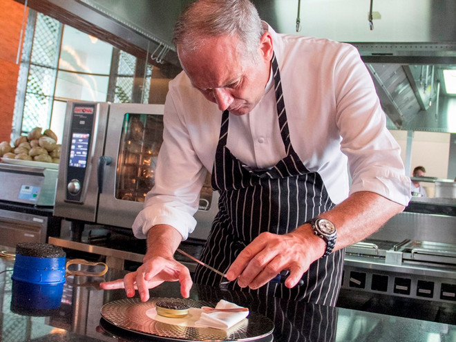 Chiêm ngưỡng món ăn thượng hạng chế biến từ trứng cá tầm ảnh 2