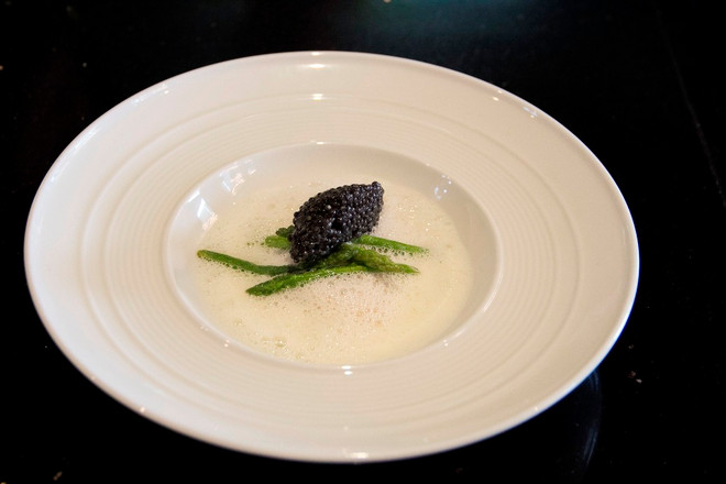 Chiêm ngưỡng món ăn thượng hạng chế biến từ trứng cá tầm ảnh 7