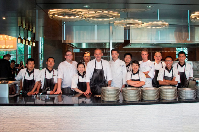 Chiêm ngưỡng món ăn thượng hạng chế biến từ trứng cá tầm ảnh 8