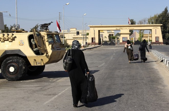 Cửa khẩu biên giới Rafah. (Nguồn: AP) Ai Cập mở lại cửa khẩu Rafah nối với Dải Gaza trong 4 ngày ảnh 1