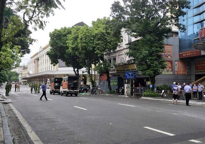 Hà Nội: Xác định nguyên nhân dẫn đến vụ trọng án trên phố Hàng Bài ảnh 1