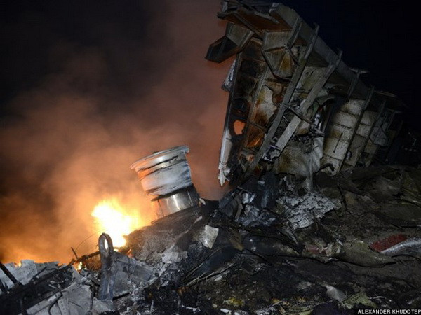 Lãnh đạo Việt Nam chia buồn về việc máy bay MH17 bị rơi ảnh 1