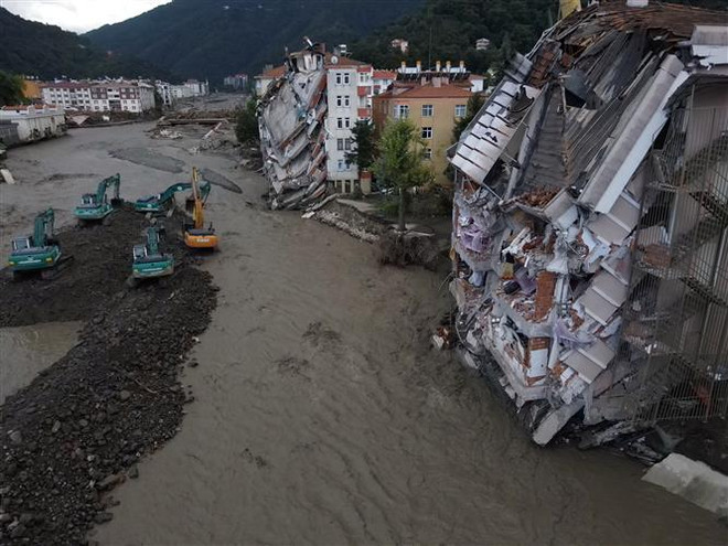 Lũ lụt tại Thổ Nhĩ Kỳ: 70 người thiệt mạng, gần 50 người vẫn mất tích ảnh 1