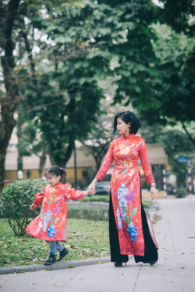 Bộ sưu tập áo dài đón Xuân mới cho các mẹ và con gái ảnh 7