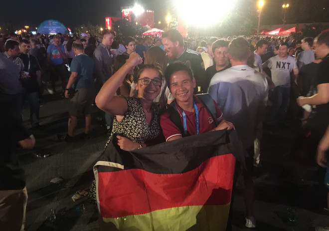 Cổ động viên Đức làm náo loạn khu fanzone sau chiến thắng nghẹt thở ảnh 1