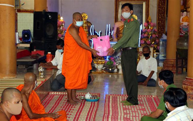 Đồng bào Khmer đón Tết trong điều kiện phòng, chống dịch COVID-19 ảnh 1