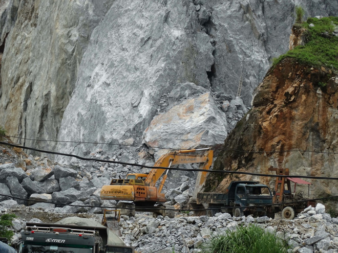Thanh Hóa: Người dân phản đối doanh nghiệp nổ mìn khai thác đá ảnh 1