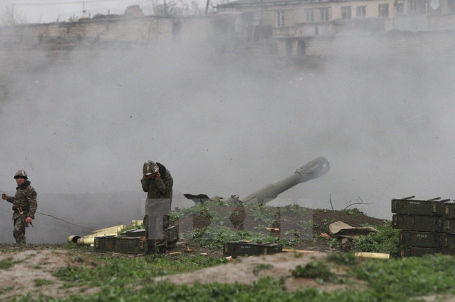 Tổng thống Putin kêu gọi Armenia và Azerbaijan chấm dứt đụng độ ảnh 1