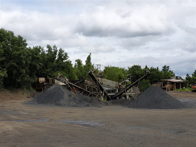 Giấy phép hết hạn 6 năm, doanh nghiệp vẫn khai thác khoáng sản ảnh 1