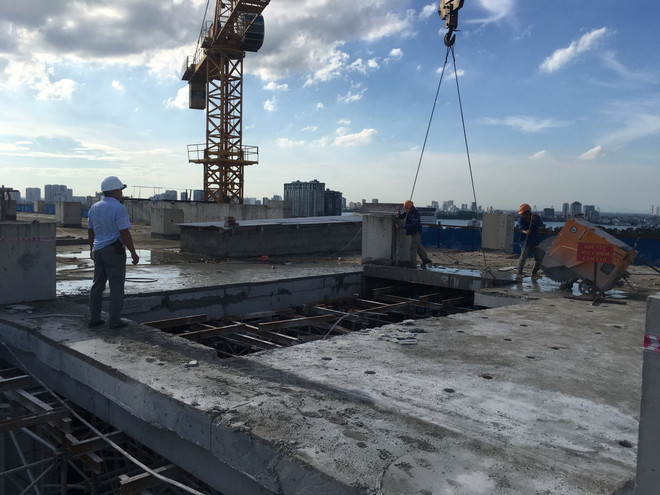 Hà Nội: Hoàn thành phá dỡ tầng 18 của tòa nhà 8B Lê Trực ảnh 2