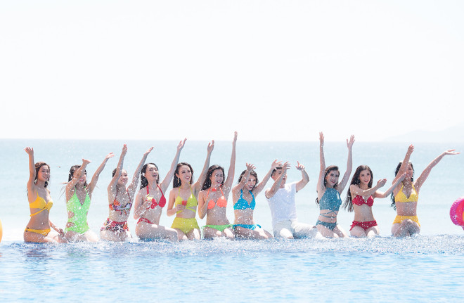 Thí sinh Hoa hậu Việt Nam 'nóng bỏng' trong MV 'Thiên đường là em' ảnh 10