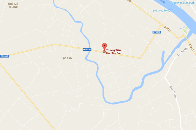 Long An: Xe tải chở hàng nặng gây sập cầu, giao thông tê liệt ảnh 1