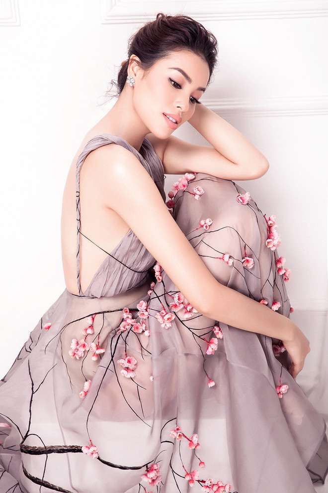 Hoa hậu Phạm Hương đẹp lạ và gợi cảm trong bộ ảnh đón tuổi mới ảnh 11