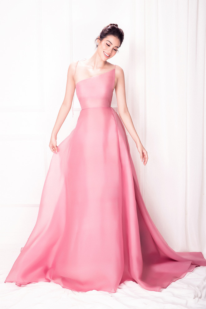 Hoa hậu Phạm Hương đẹp lạ và gợi cảm trong bộ ảnh đón tuổi mới ảnh 2